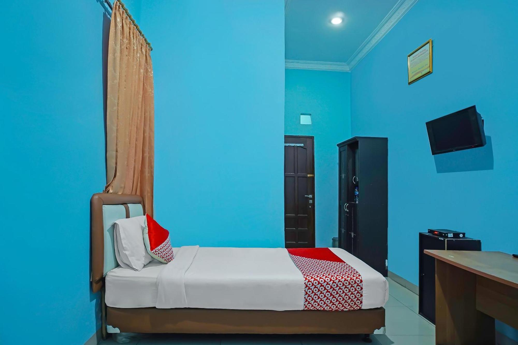 Oyo 92577 Hotel Sidikalang Near Kejaksaan Negeri Dairi Exterior foto